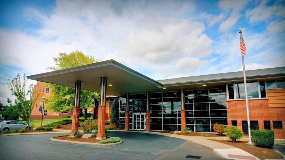 Santiam Hospital Entrance