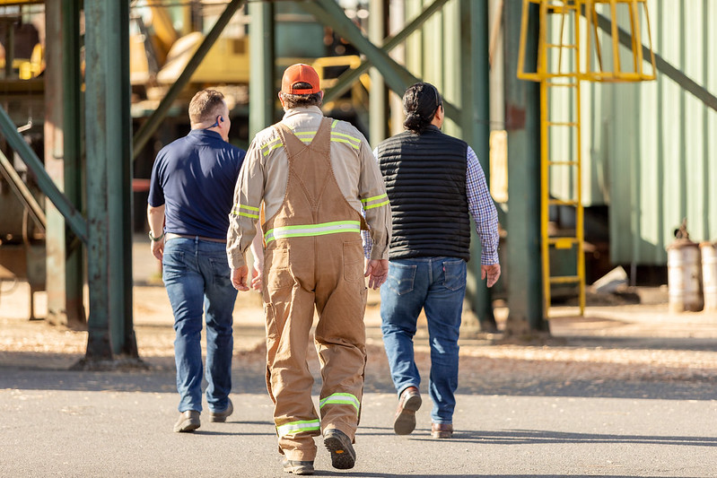 53068526346 4bfeb498ca c