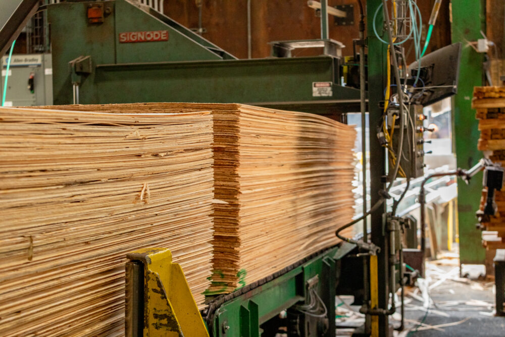 Freres Wood long-length veneer